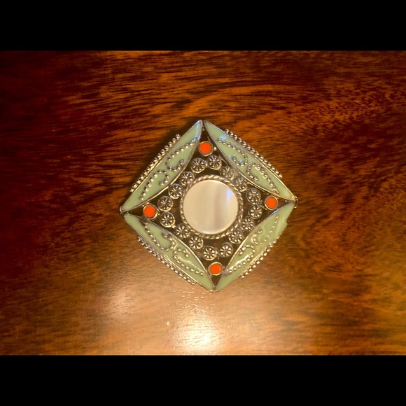 Green & Orange 🍊 women’s brooches - Picture 2 of 3